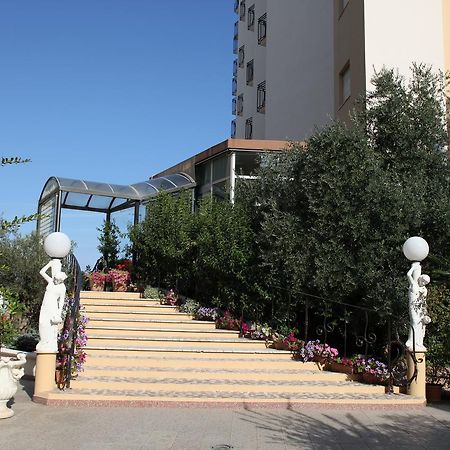 Hotel Plaza Llido Degli Estensi Exteriér fotografie