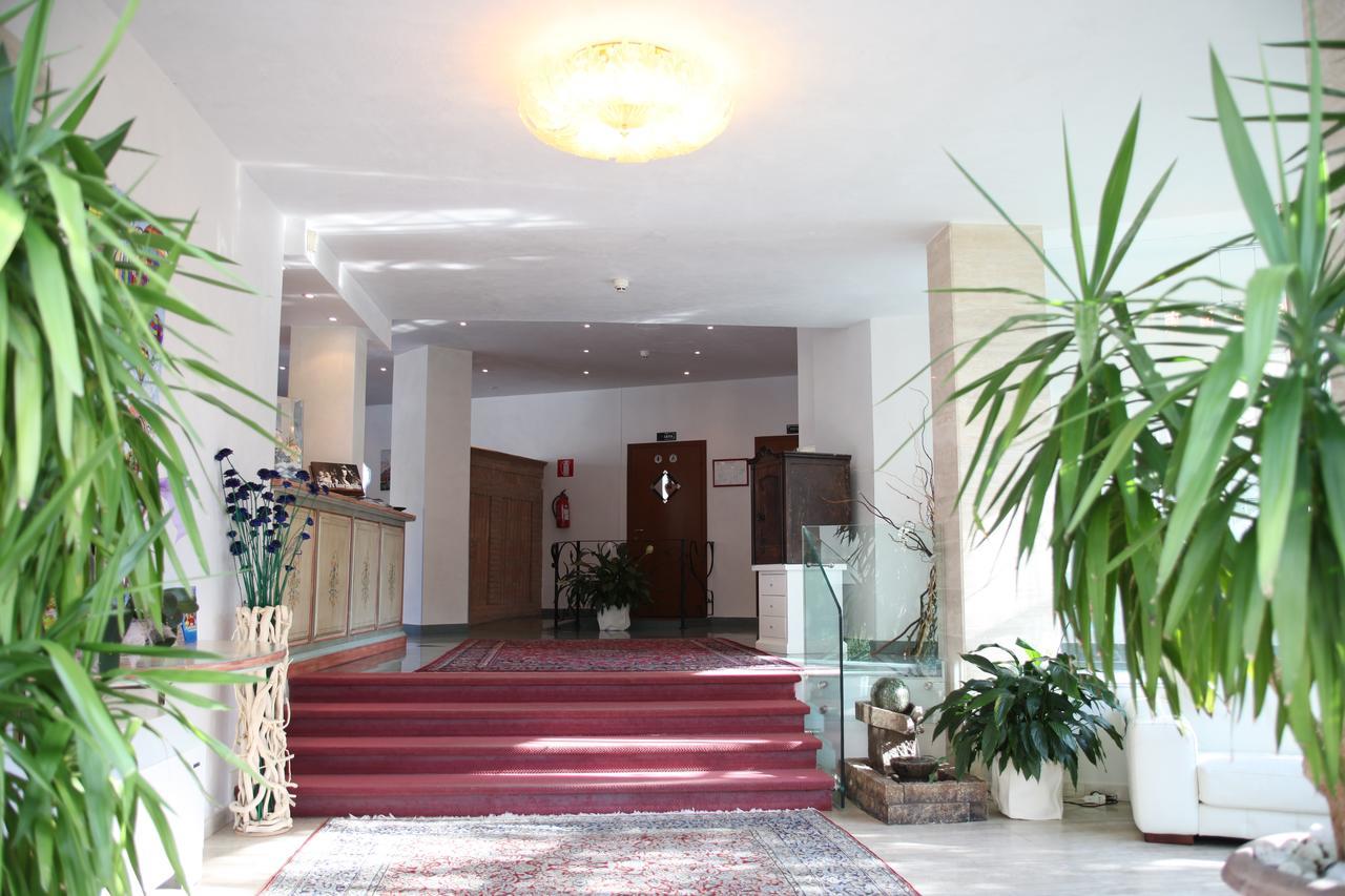 Hotel Plaza Llido Degli Estensi Exteriér fotografie