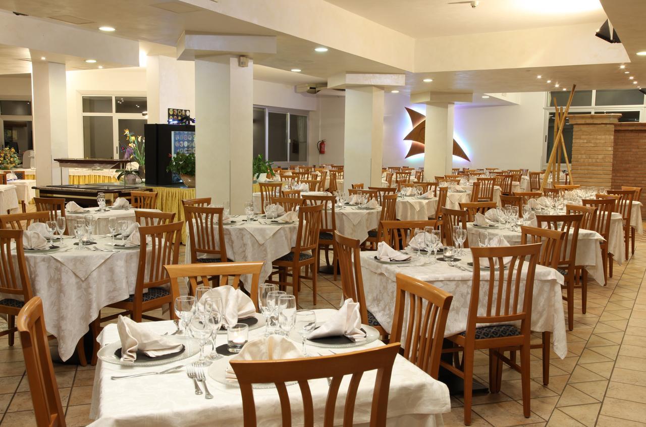 Hotel Plaza Llido Degli Estensi Exteriér fotografie