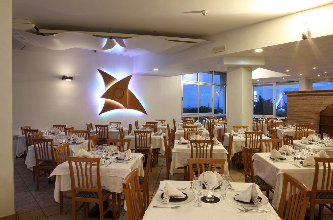 Hotel Plaza Llido Degli Estensi Exteriér fotografie