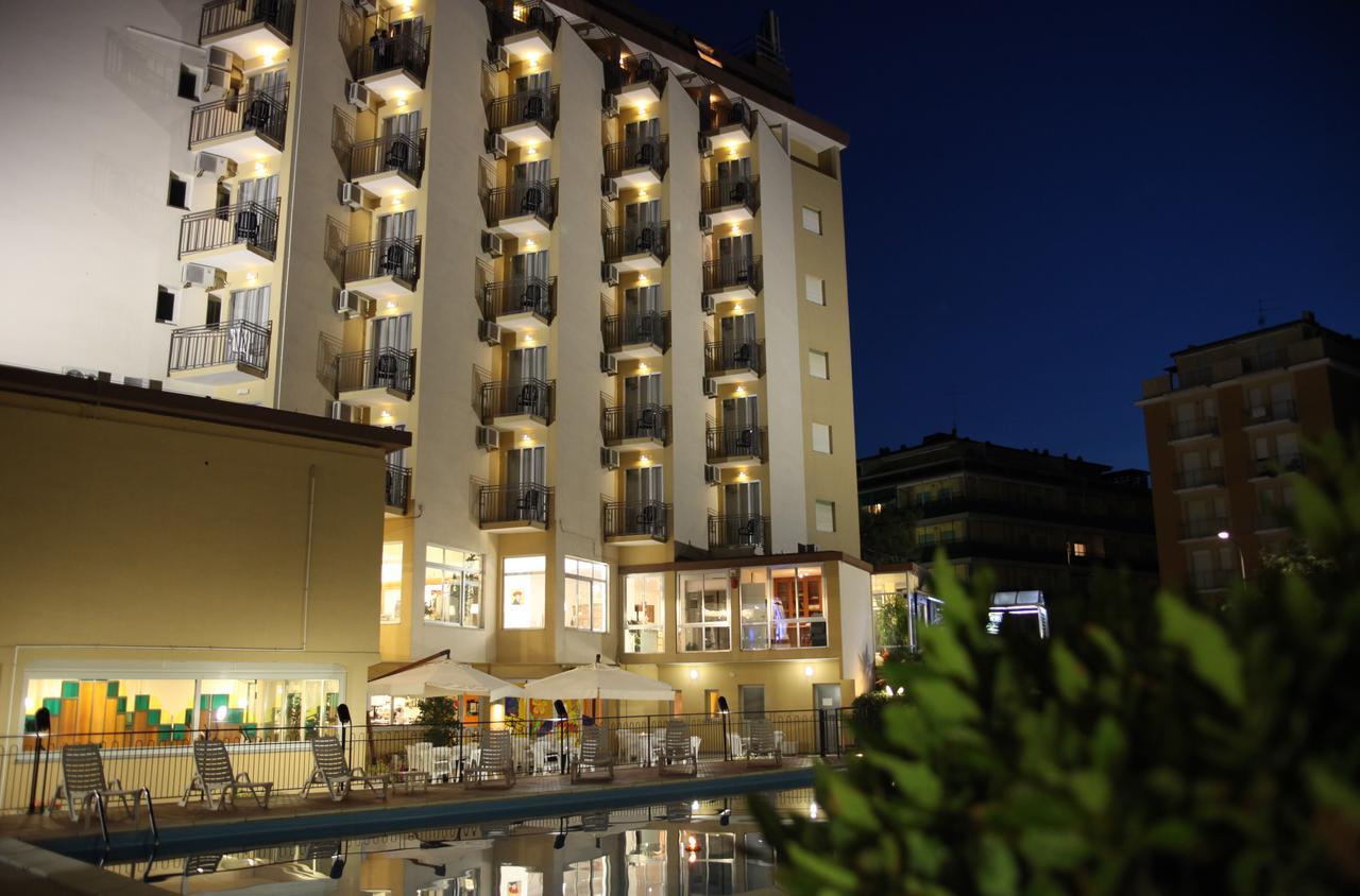 Hotel Plaza Llido Degli Estensi Exteriér fotografie