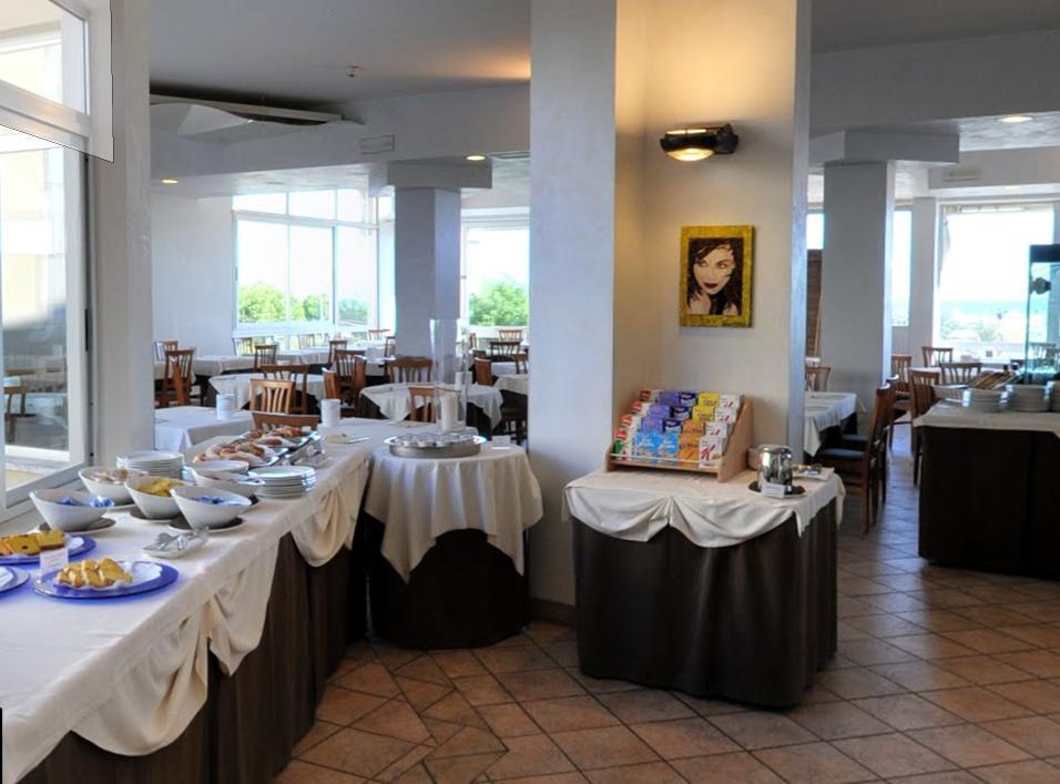 Hotel Plaza Llido Degli Estensi Exteriér fotografie